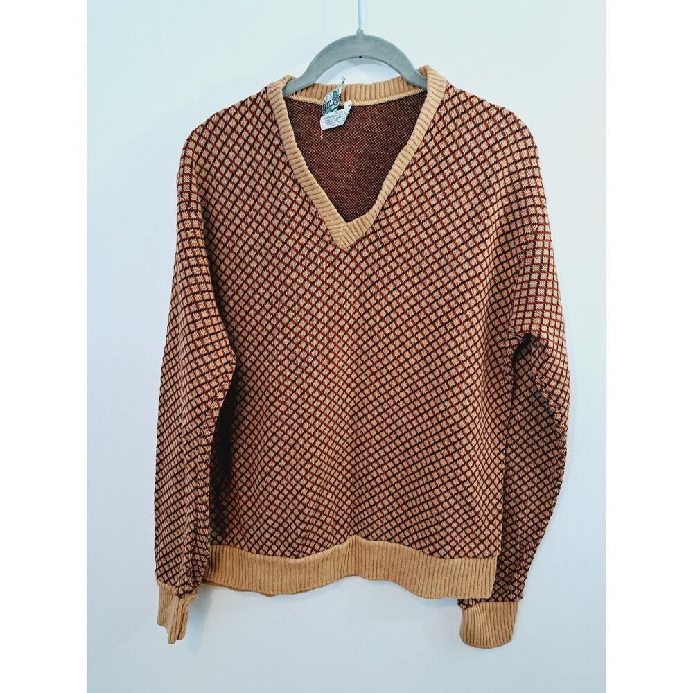 Wilderness Vintage Tan Brown Diamond Print V-neckline Sweater